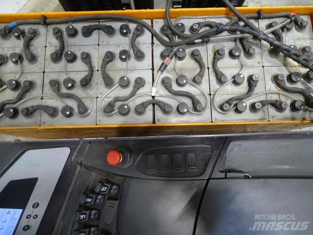 Still FM-X17 Ανυψωτικά στενών δρόμων