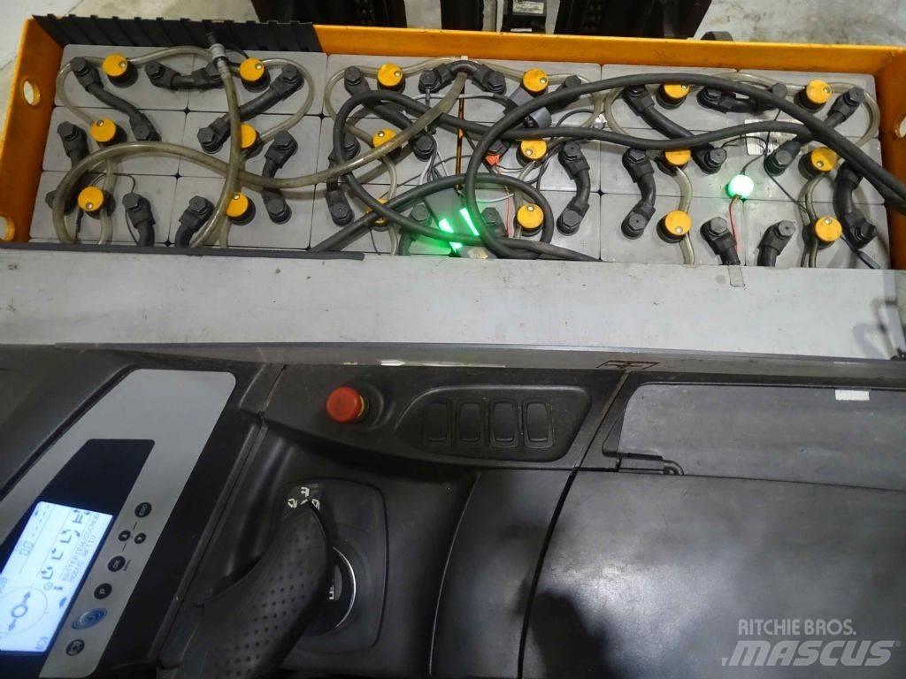 Still FM-X17 Ανυψωτικά στενών δρόμων