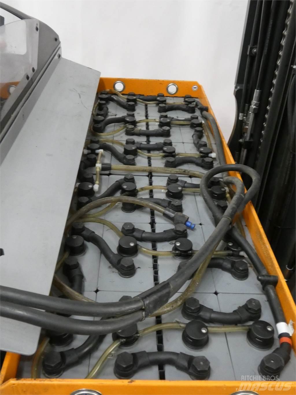 Still FM-X17 Ανυψωτικά στενών δρόμων