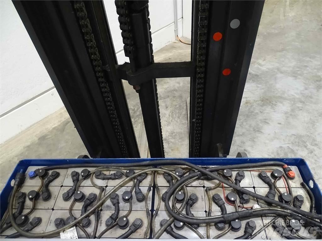 Still FM-X17 Ανυψωτικά στενών δρόμων