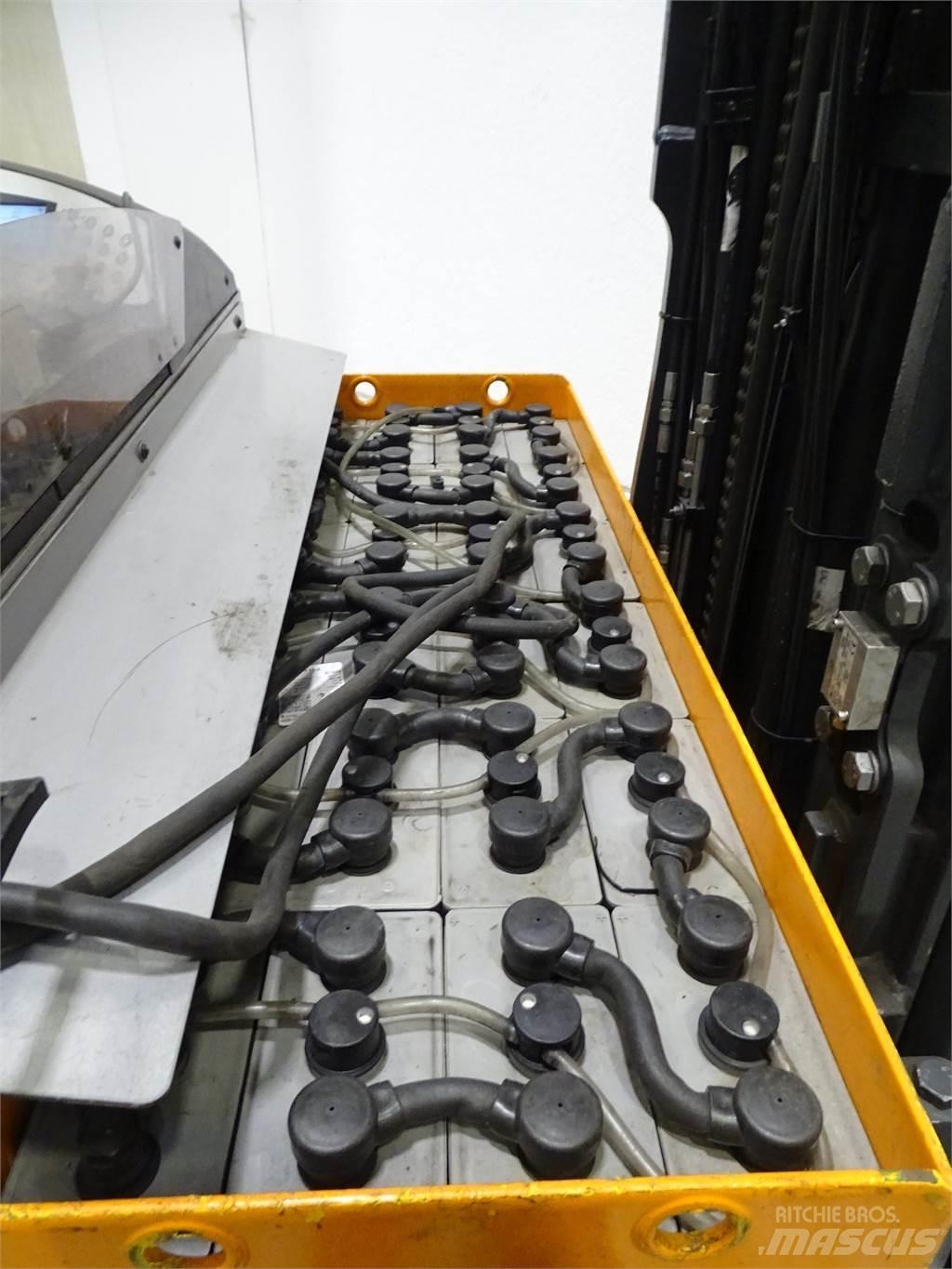Still FM-X17 Ανυψωτικά στενών δρόμων