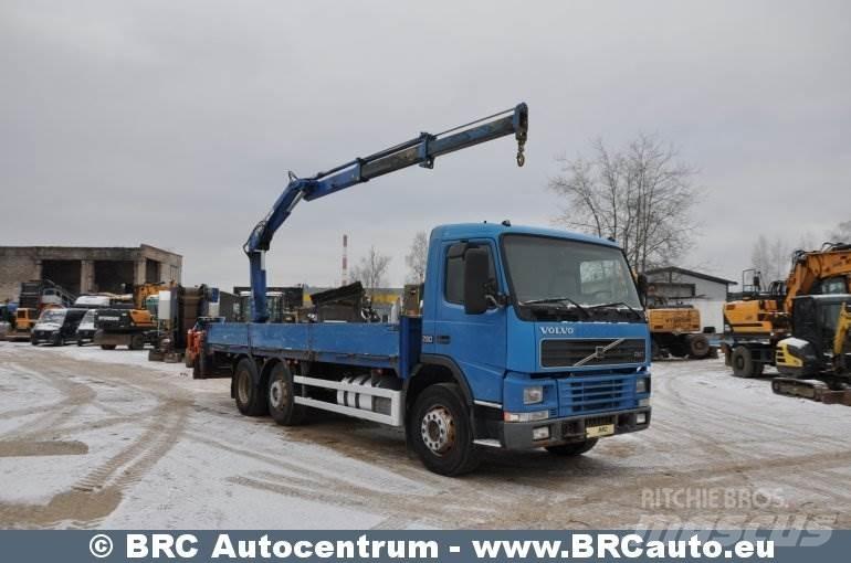 Volvo FM7 Φορτηγά με Γερανό
