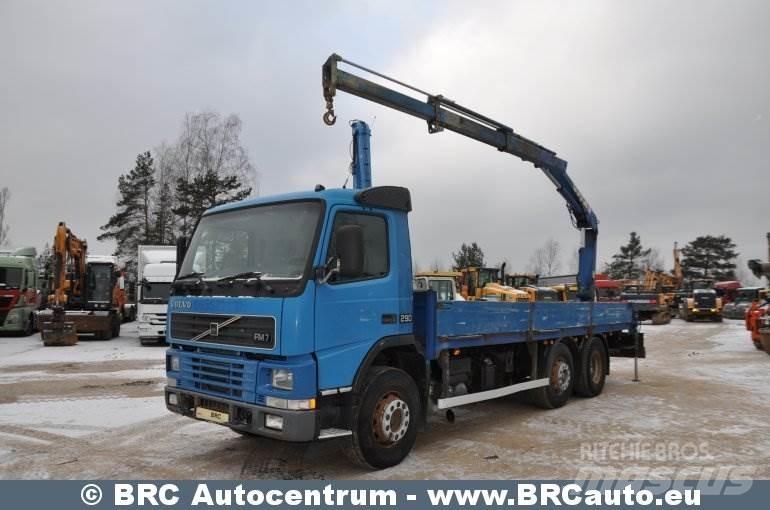 Volvo FM7 Φορτηγά με Γερανό
