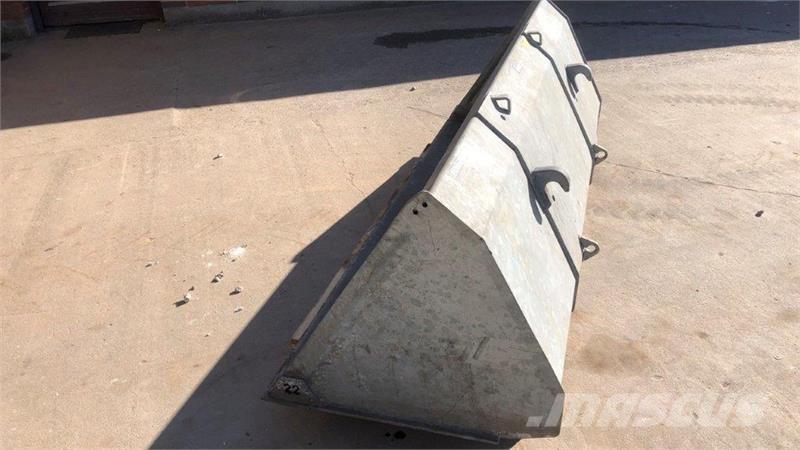 Fliegl  Εμπρόσθιοι φορτωτές και σκαπτικά