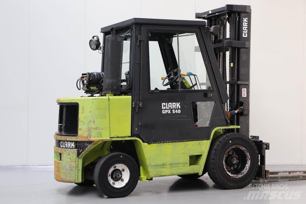 Clark GPX 40 Περονοφόρα ανυψωτικά κλαρκ με φυσικό αέριο LPG