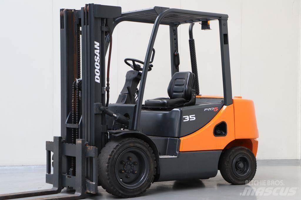 Doosan D35S Πετρελαιοκίνητα Κλαρκ