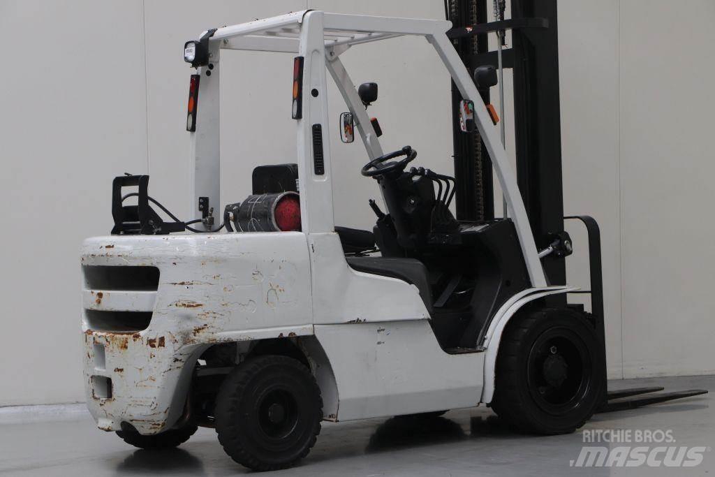 Nissan UG1F2A35DU Περονοφόρα ανυψωτικά κλαρκ με φυσικό αέριο LPG