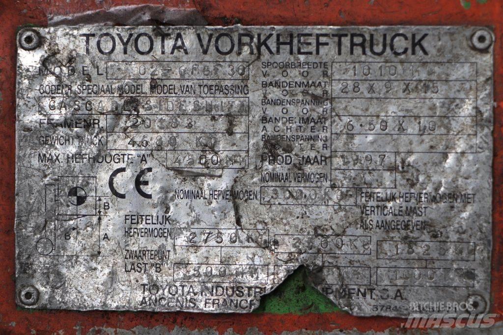 Toyota 02-6FGF30 Περονοφόρα ανυψωτικά κλαρκ με φυσικό αέριο LPG