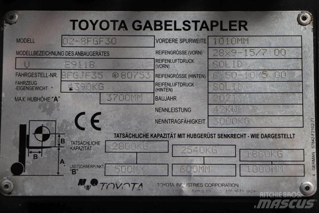 Toyota 02-8FGF30 Περονοφόρα ανυψωτικά κλαρκ με φυσικό αέριο LPG