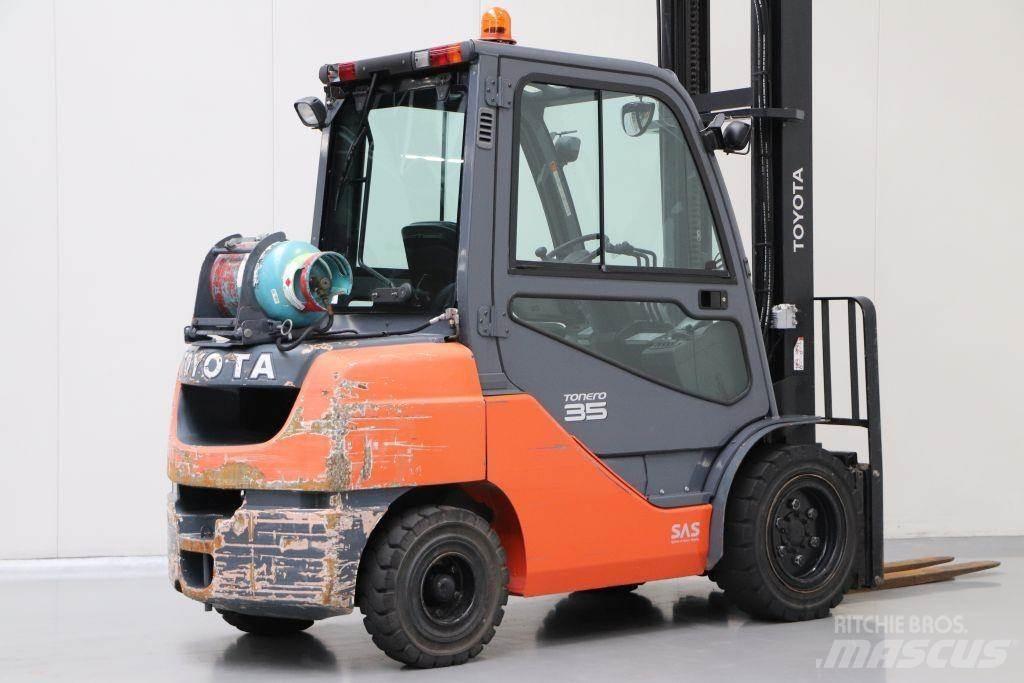 Toyota 02-8FGJF35 Περονοφόρα ανυψωτικά κλαρκ με φυσικό αέριο LPG