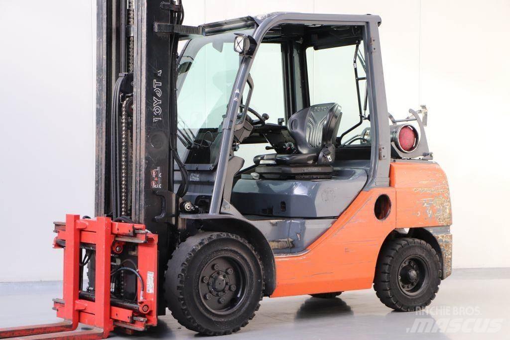 Toyota 02-8FGJF35 Περονοφόρα ανυψωτικά κλαρκ με φυσικό αέριο LPG
