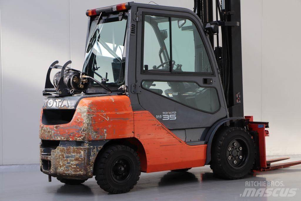 Toyota 02-8FGJF35 Περονοφόρα ανυψωτικά κλαρκ με φυσικό αέριο LPG