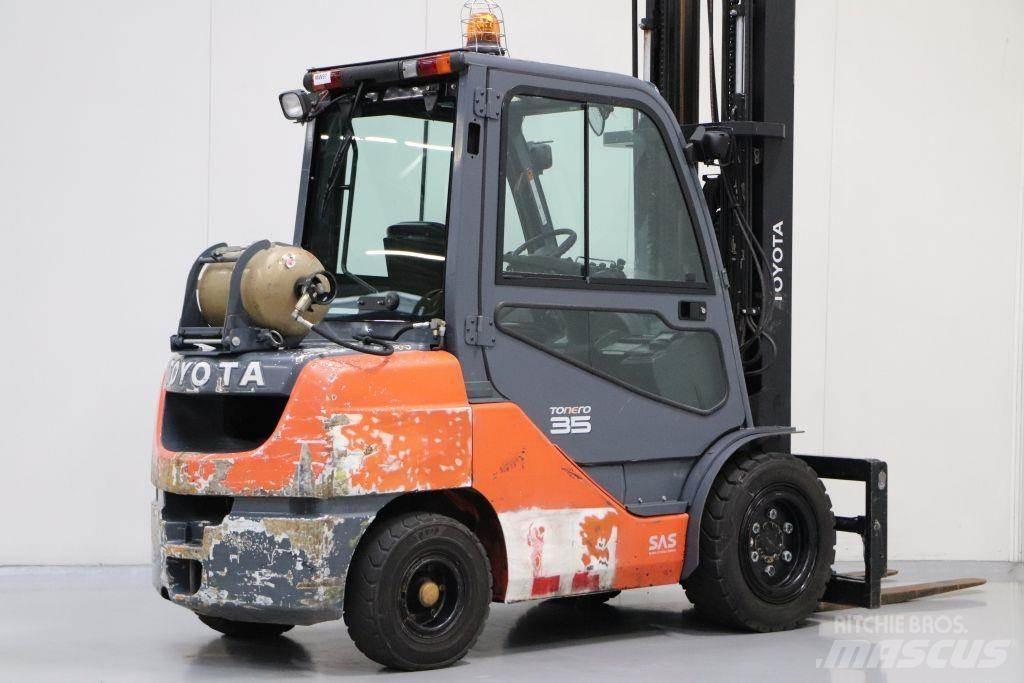 Toyota 02-8FGJF35 Περονοφόρα ανυψωτικά κλαρκ με φυσικό αέριο LPG