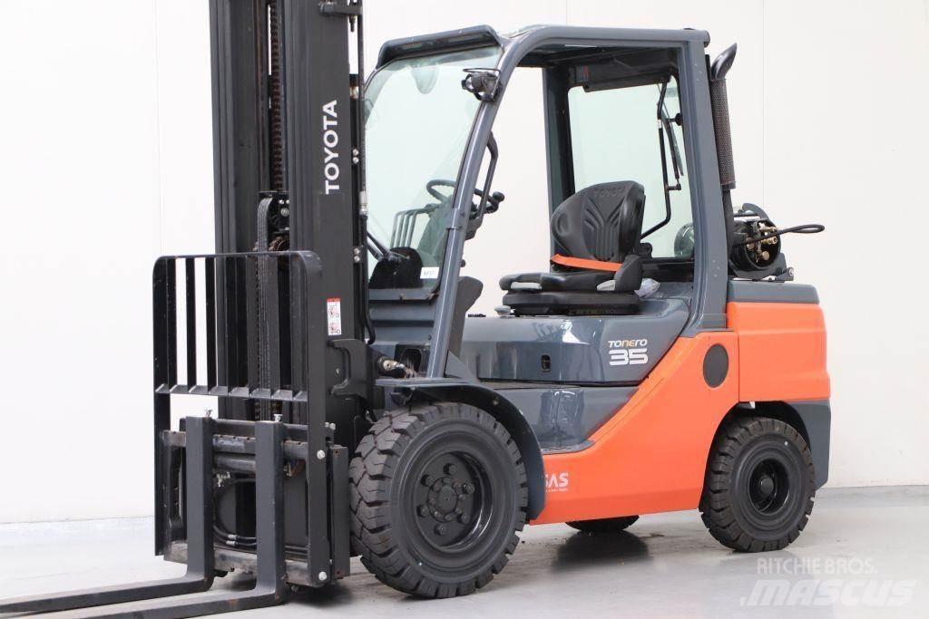 Toyota 02-8FGJF35 Περονοφόρα ανυψωτικά κλαρκ με φυσικό αέριο LPG