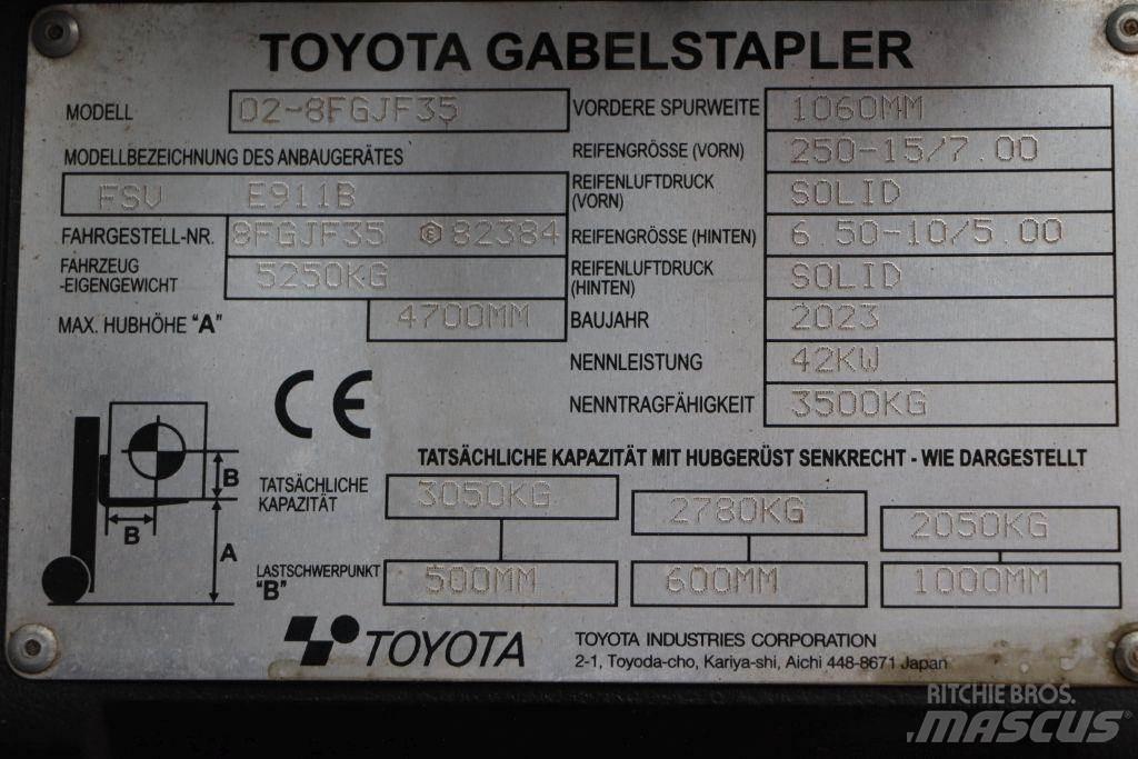 Toyota 02-8FGJF35 Περονοφόρα ανυψωτικά κλαρκ με φυσικό αέριο LPG