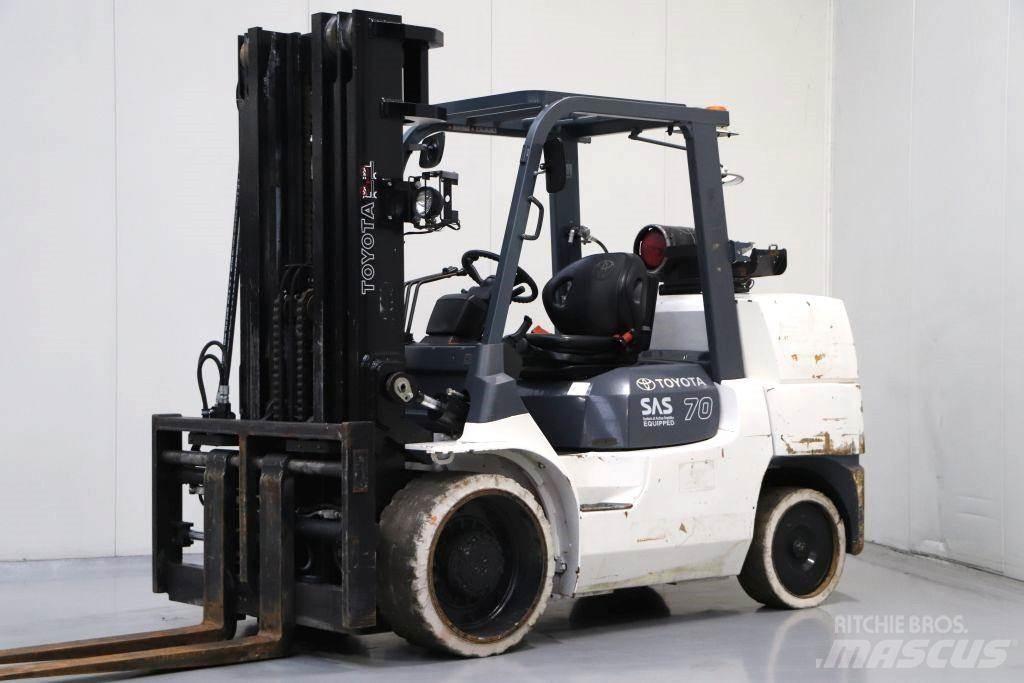 Toyota 7FGCU70 Περονοφόρα ανυψωτικά κλαρκ με φυσικό αέριο LPG