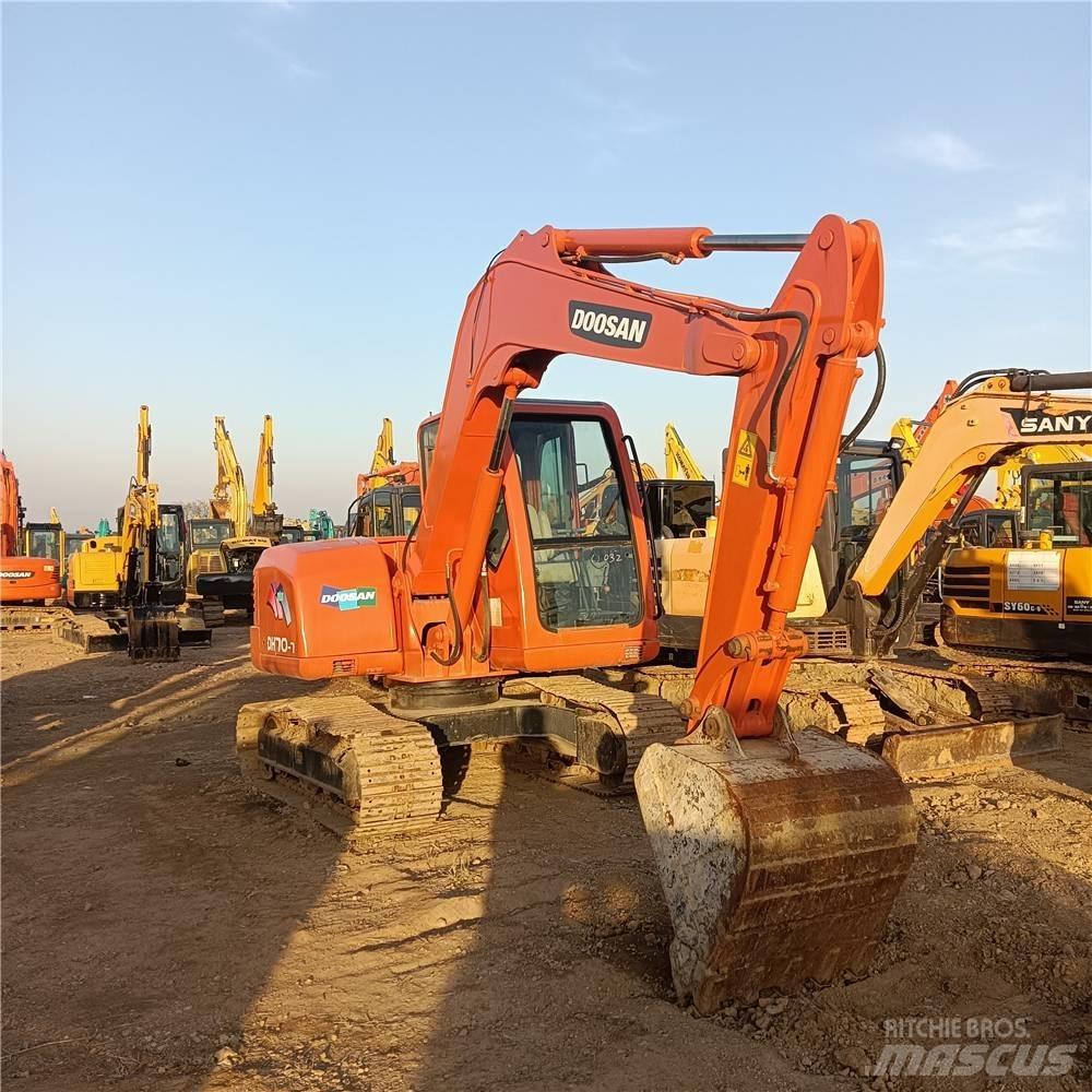 Doosan DH 70 Εκσκαφείς με ερπύστριες