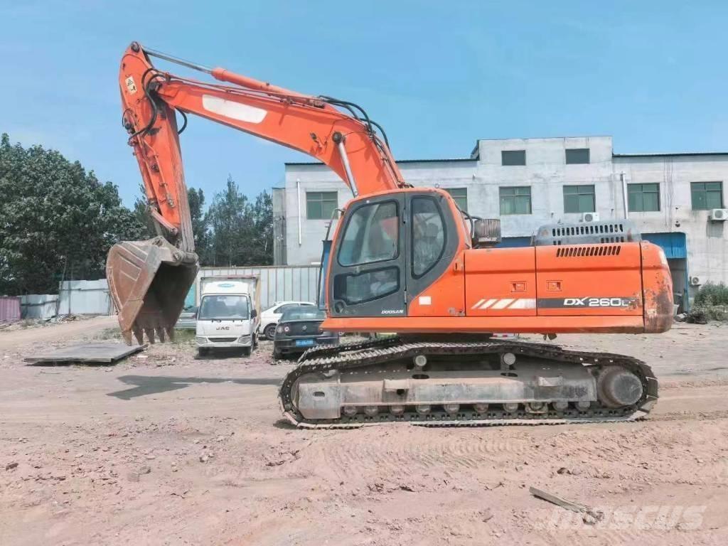 Doosan DX 260 Εκσκαφείς με ερπύστριες