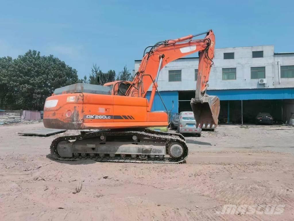 Doosan DX 260 Εκσκαφείς με ερπύστριες