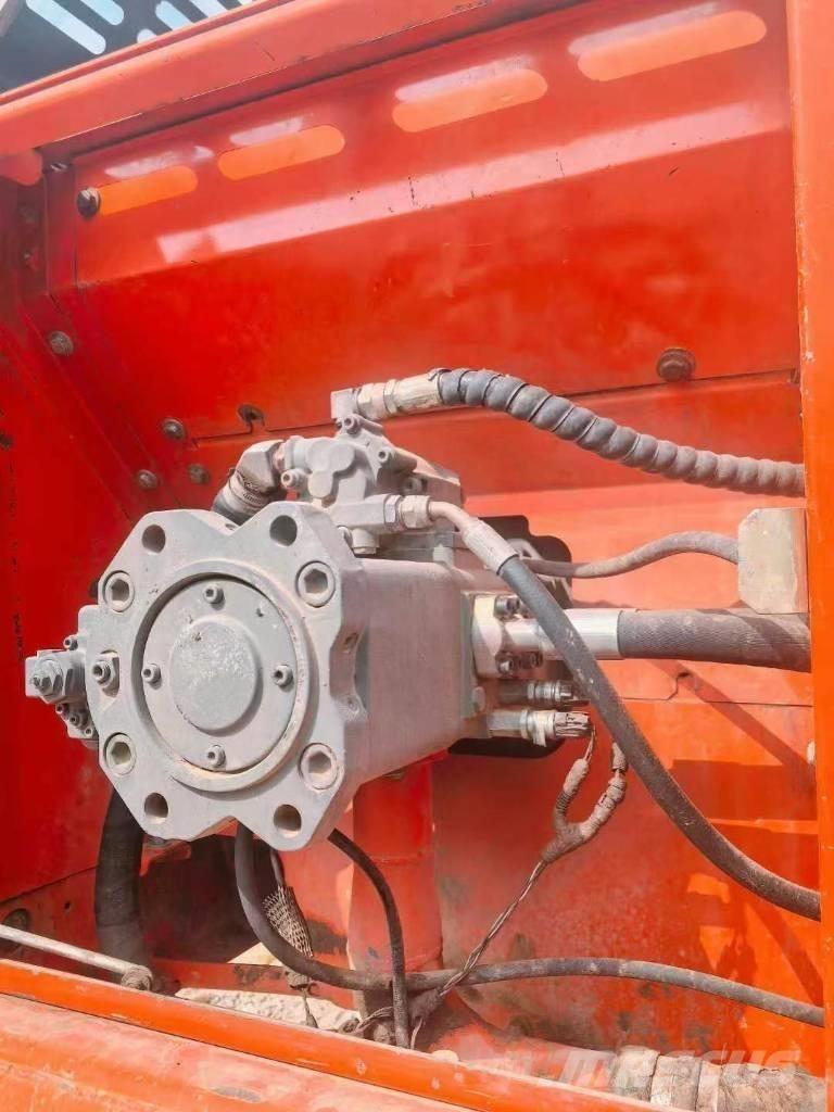 Doosan DX 260 Εκσκαφείς με ερπύστριες