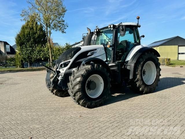 Valtra T214 Versu Τρακτέρ