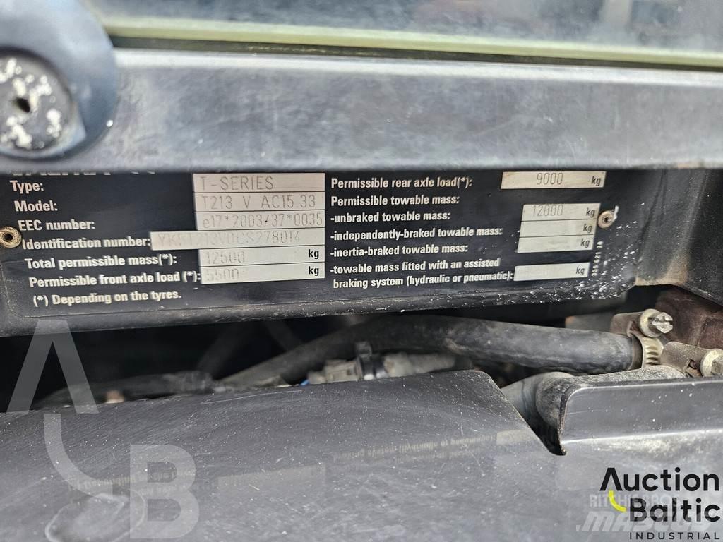 Valtra T213V Τρακτέρ
