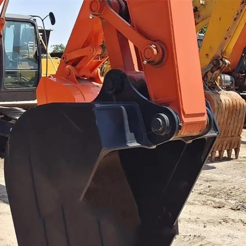 Hitachi ZX 210 Εκσκαφείς με ερπύστριες