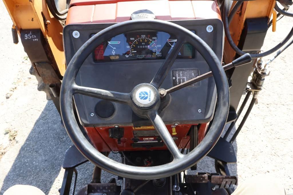 New Holland 70-56 Τρακτέρ