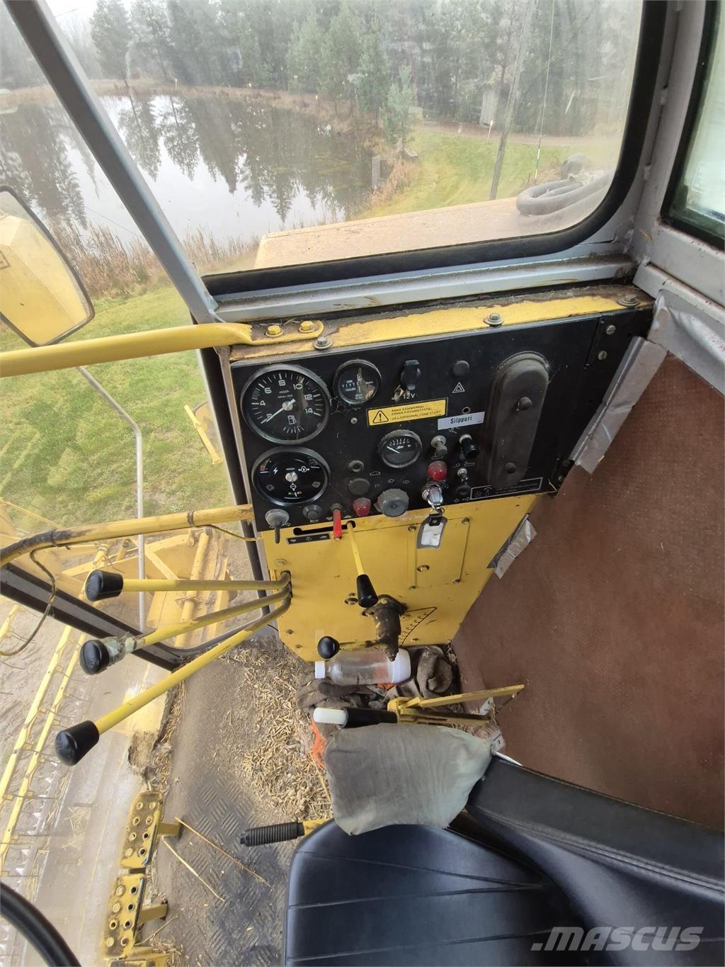 New Holland 8030 Θεριζοαλωνιστικές μηχανές