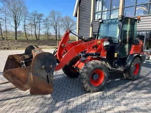 Kubota R 082 Φορτωτές με λάστιχα (Τροχοφόροι)