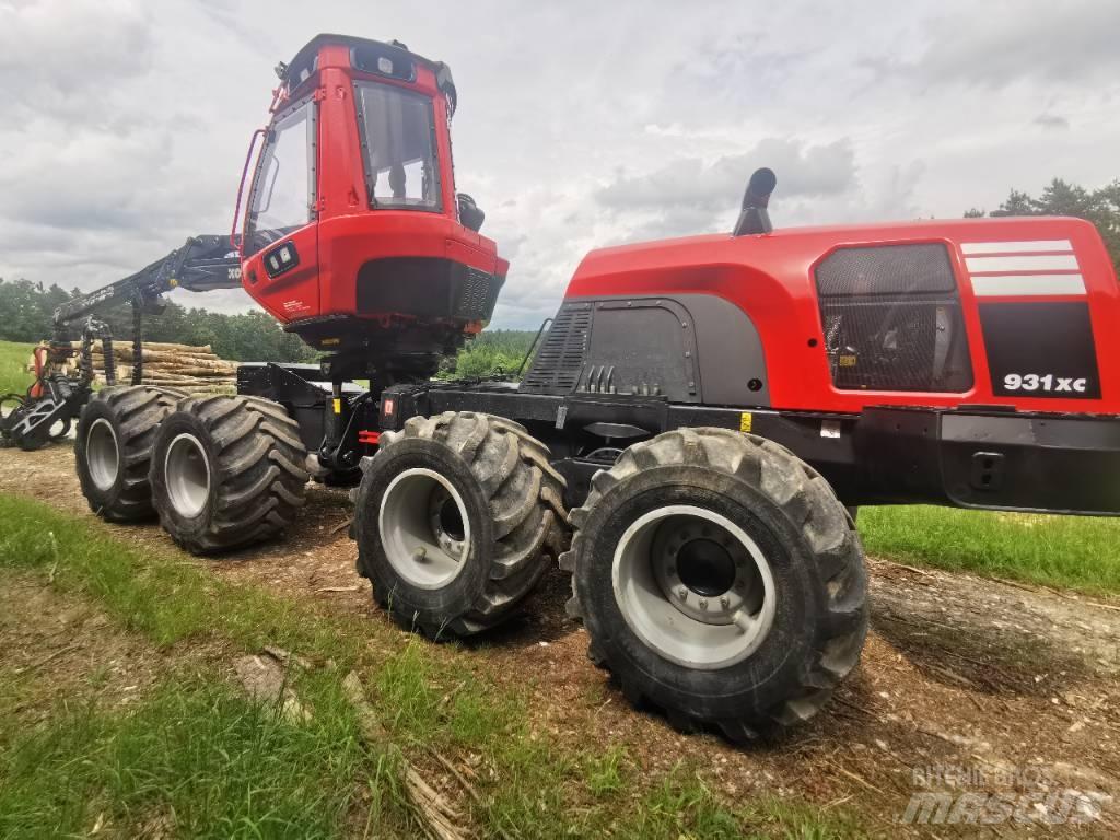Komatsu 931 XC Θεριζοαλωνιστικές μηχανές