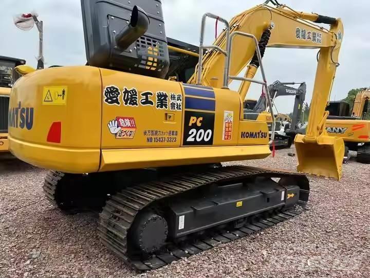 Komatsu PC 200 Εκσκαφείς με ερπύστριες