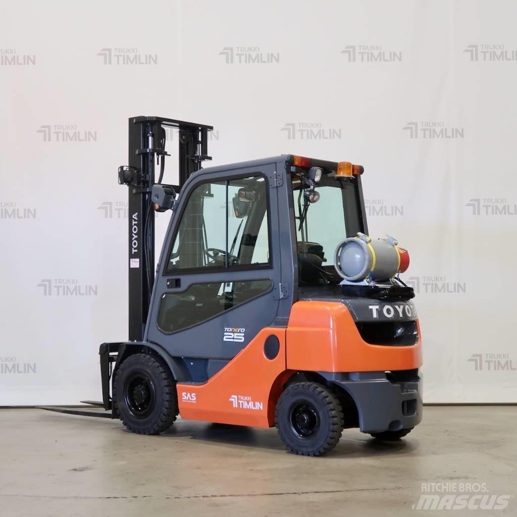 Toyota 02-8FGF25 Περονοφόρα ανυψωτικά κλαρκ με φυσικό αέριο LPG