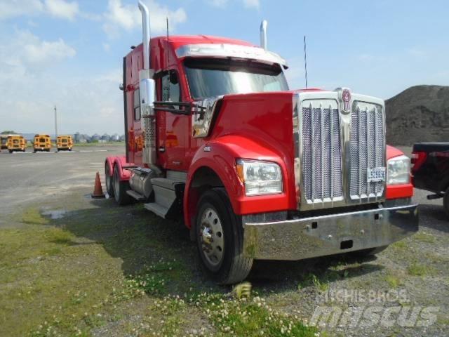 Kenworth W 990 Τράκτορες