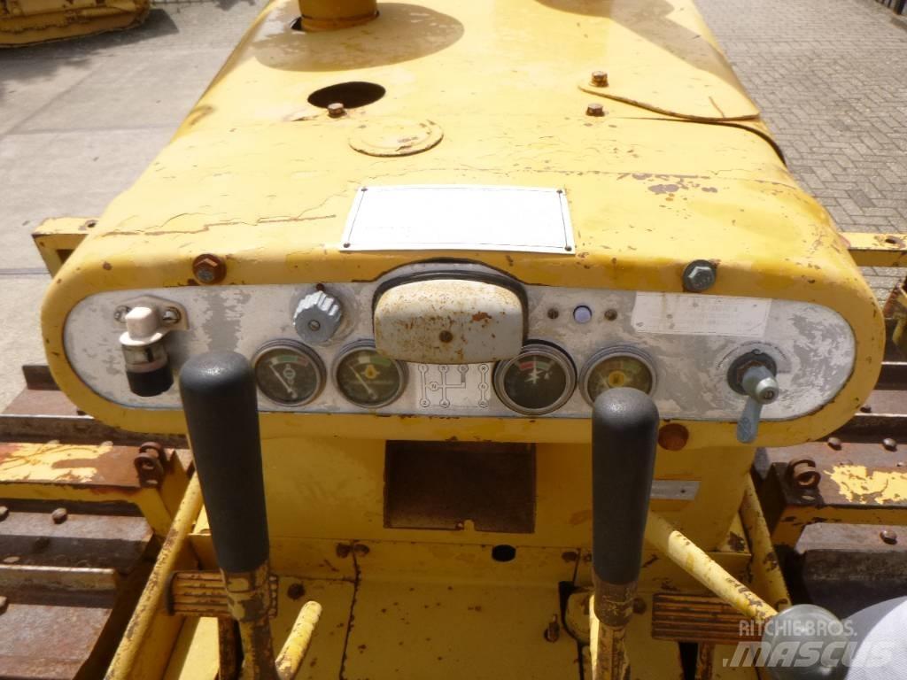 CAT D 4 D Μπουλντόζες με ερπύστριες