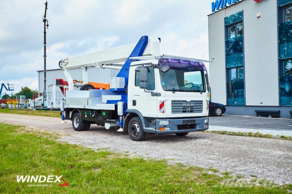 Wumag WT 300 Εναέριες πλατφόρμες τοποθετημένες σε φορτηγό
