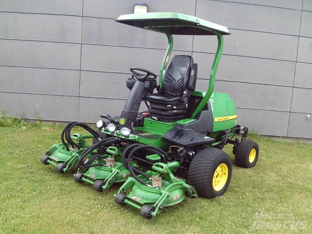 John Deere 8800 Χορτοκοπτικά με καθιστό χειριστή