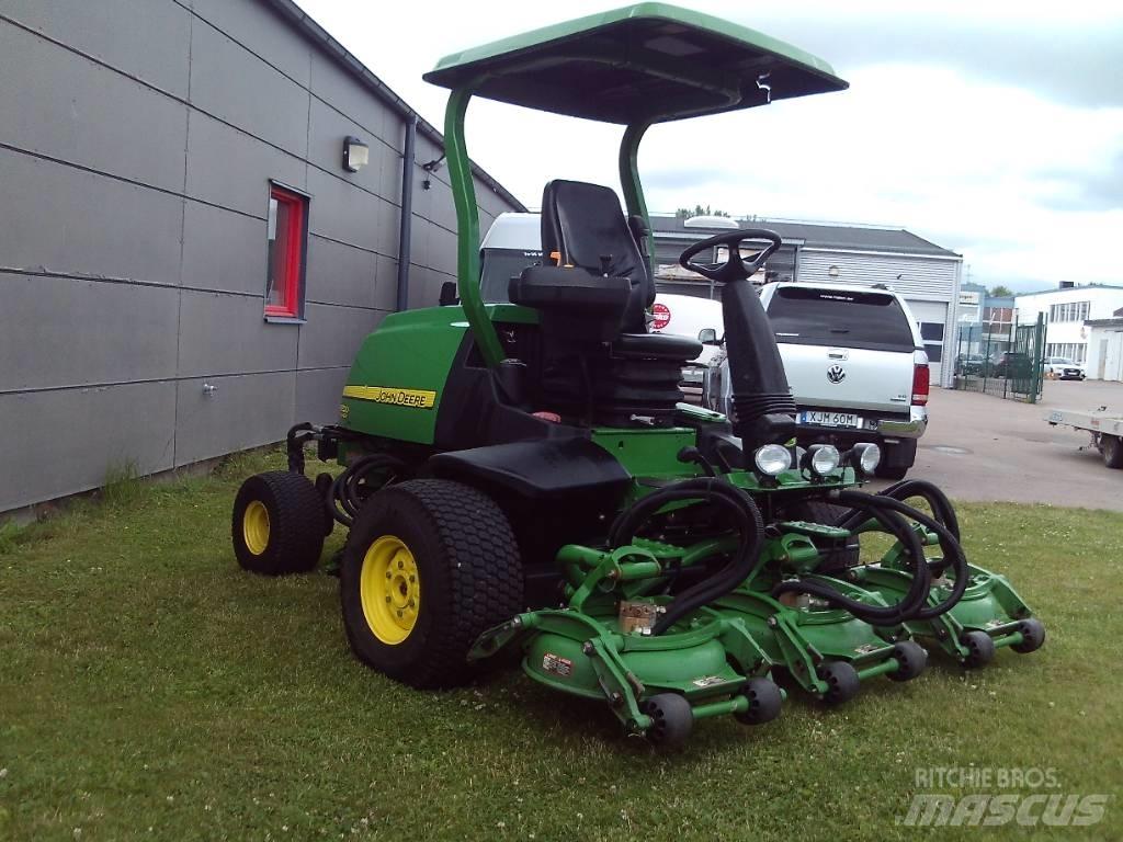 John Deere 8800 Χορτοκοπτικά με καθιστό χειριστή