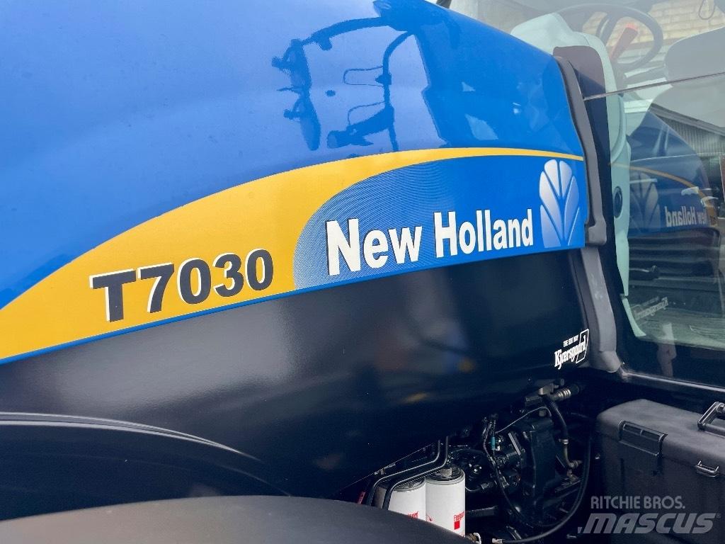 New Holland T 7030 Τρακτέρ