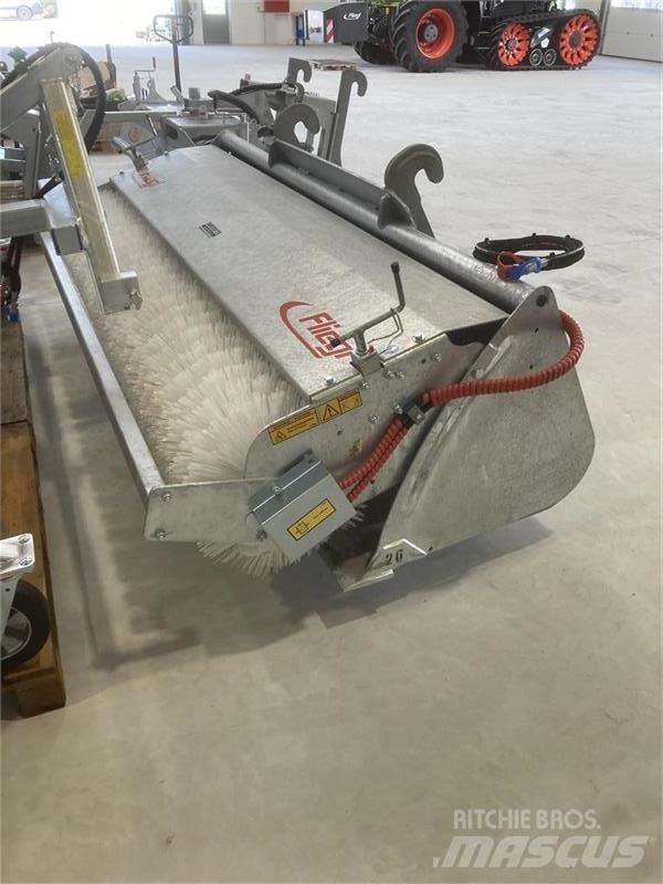 Fliegl Power Pro 260 Σκούπες