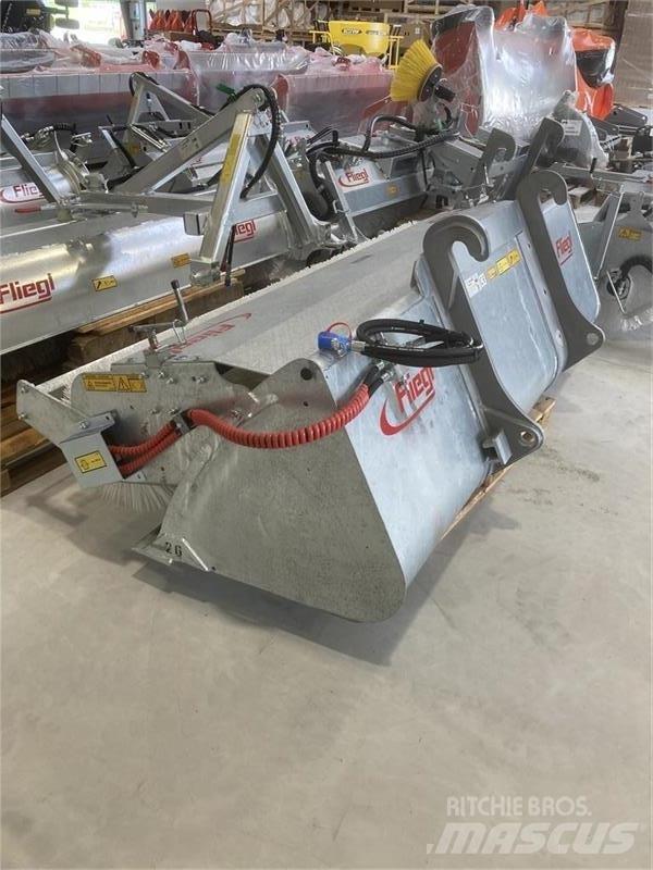 Fliegl Power Pro 260 Σκούπες