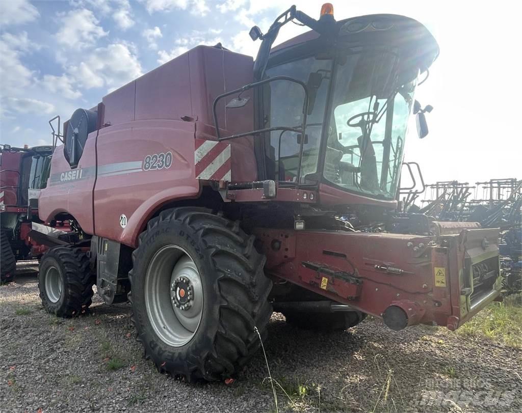 Case IH 8230 AF Θεριζοαλωνιστικές μηχανές