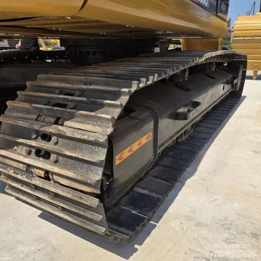 CAT 323 D Εκσκαφείς με ερπύστριες