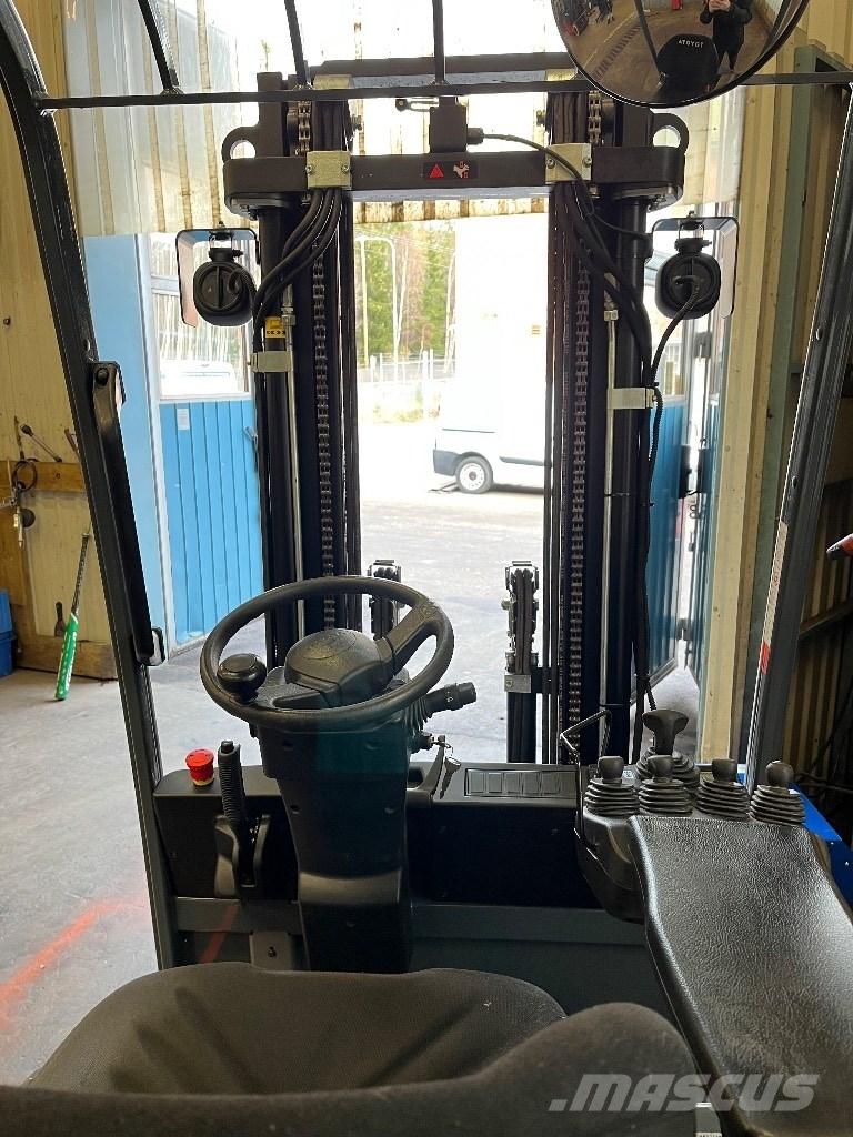 Toyota 7 BEST 10 Ηλεκτρικά περονοφόρα ανυψωτικά κλαρκ