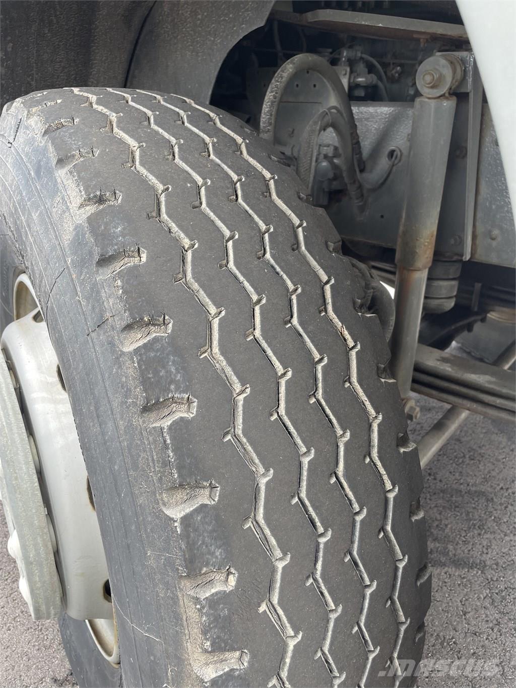 Volvo F 12 Φορτηγά Σασί