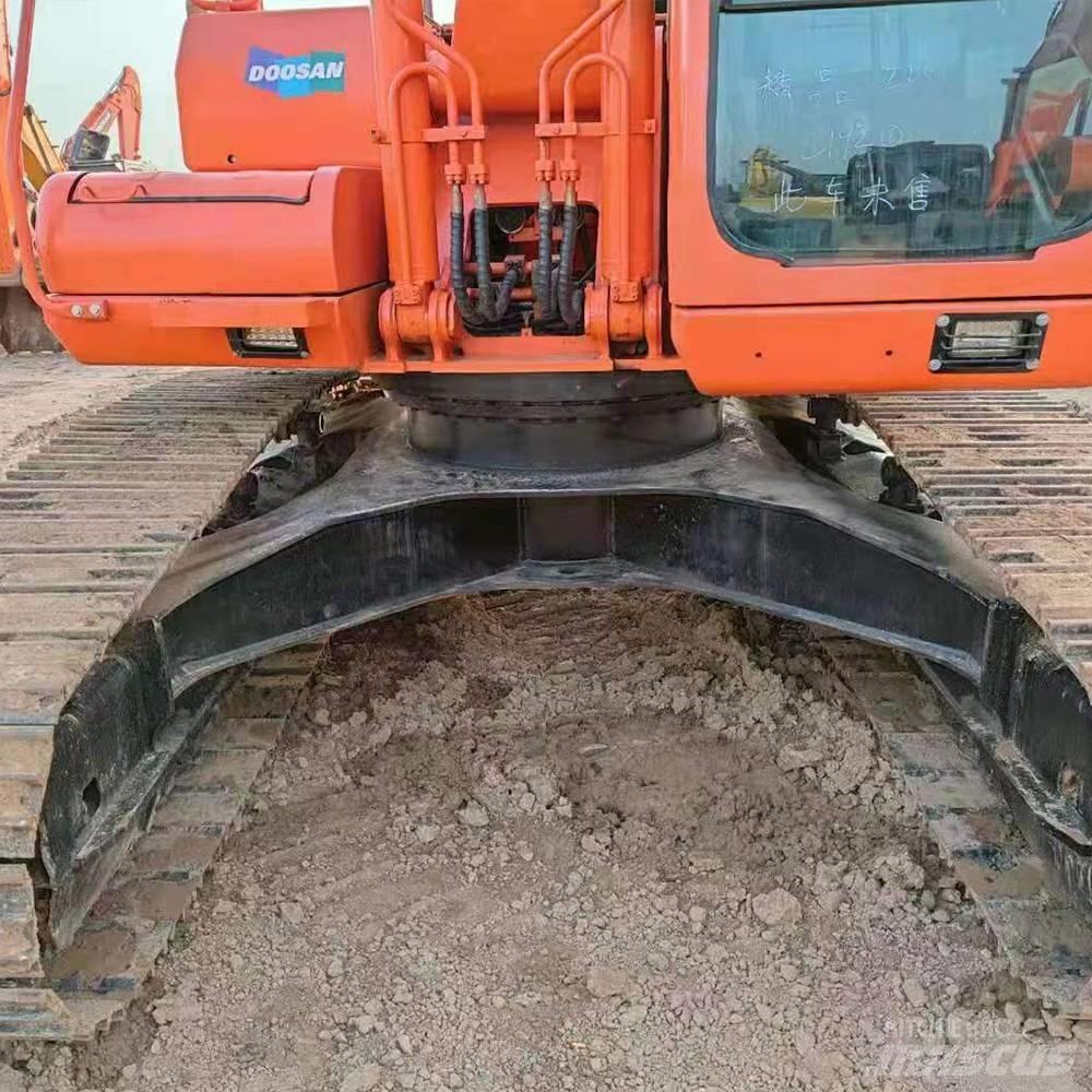 Doosan 225 Εκσκαφείς με ερπύστριες