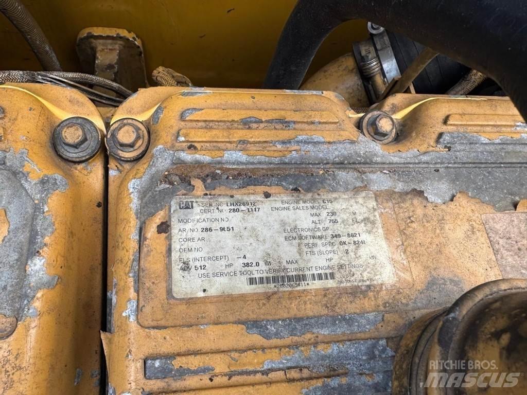 CAT 374DL Εκσκαφείς με ερπύστριες