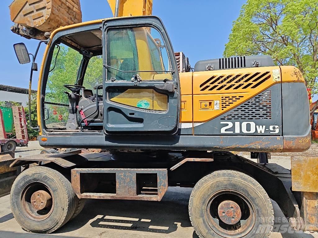 Hyundai R210W-9 Εκσκαφείς με τροχούς - λάστιχα