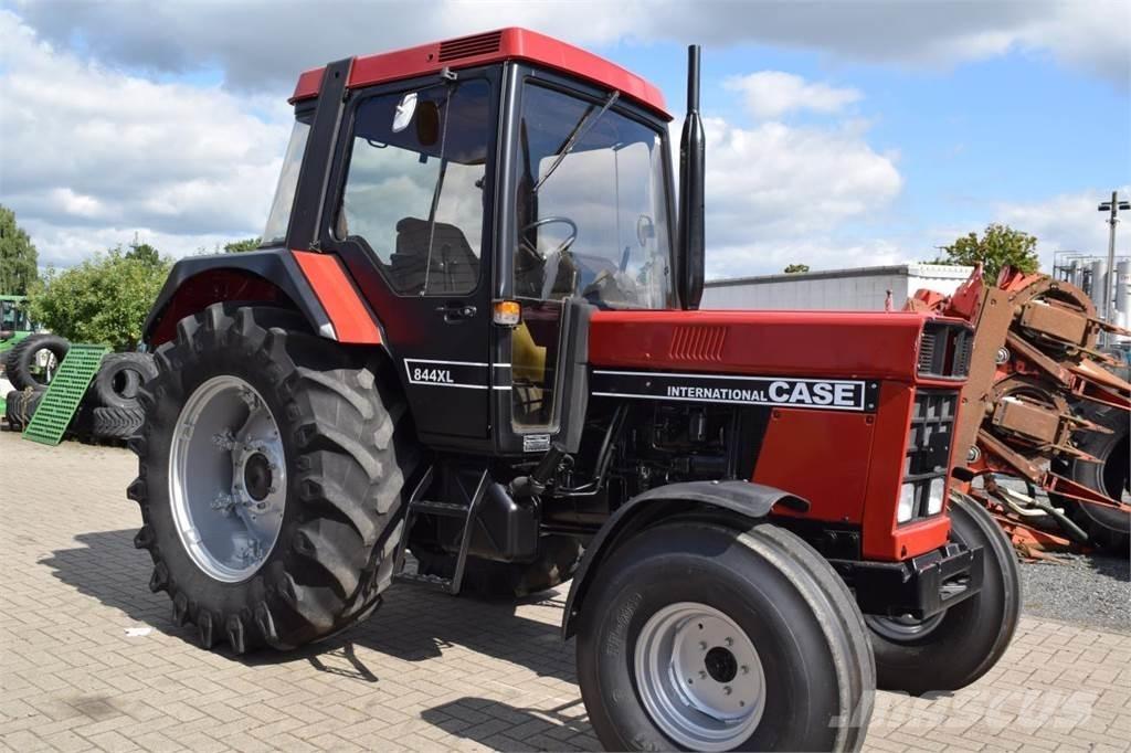 Case IH 844 XL Τρακτέρ