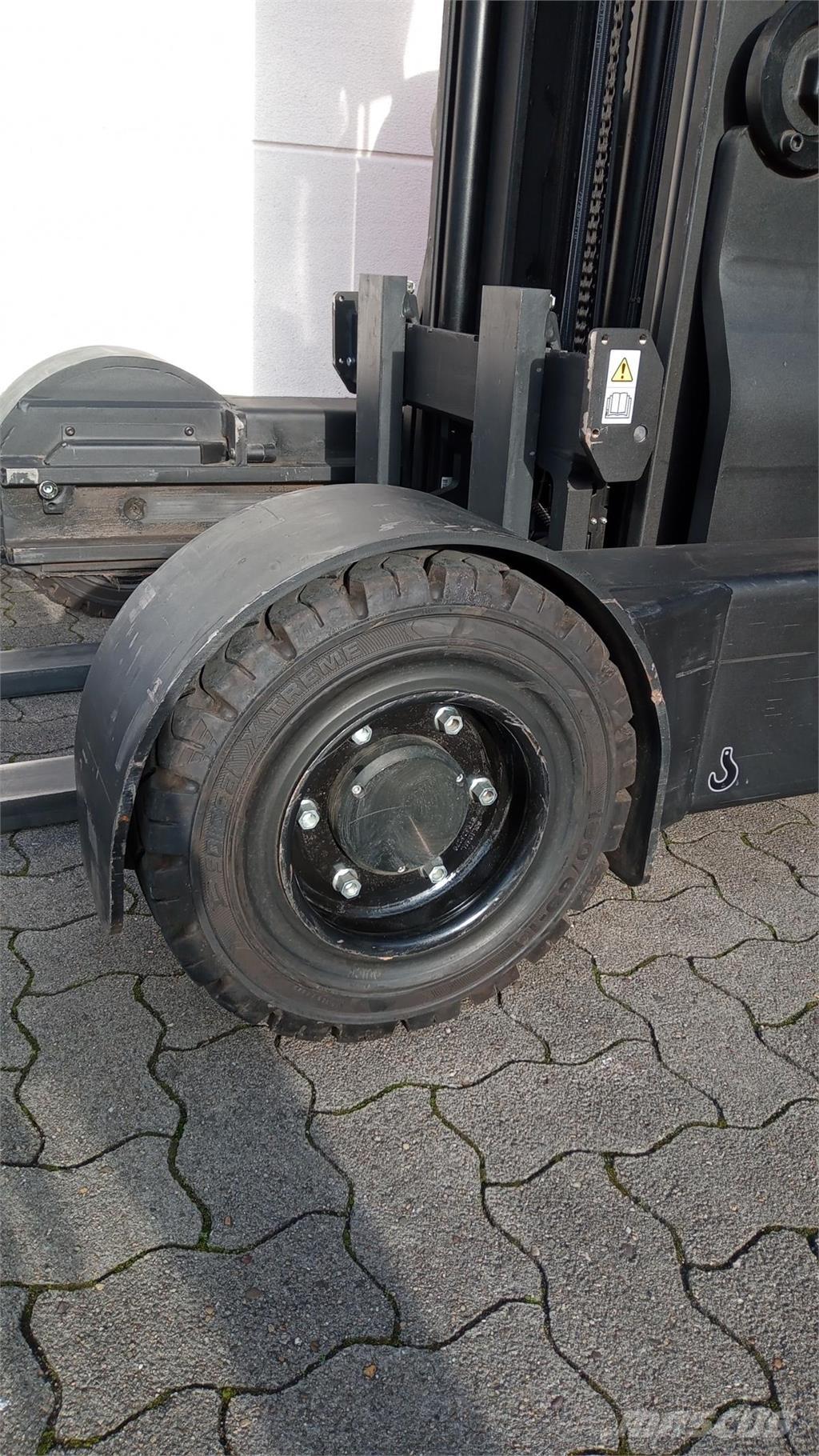 Toyota RRE160HR Ανυψωτικά στενών δρόμων